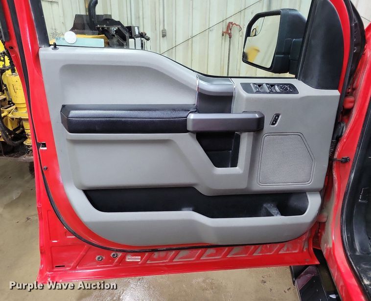 image for item LC9808 2019 Ford F150 SuperCrew pickup truck