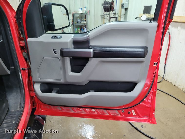 image for item LC9808 2019 Ford F150 SuperCrew pickup truck