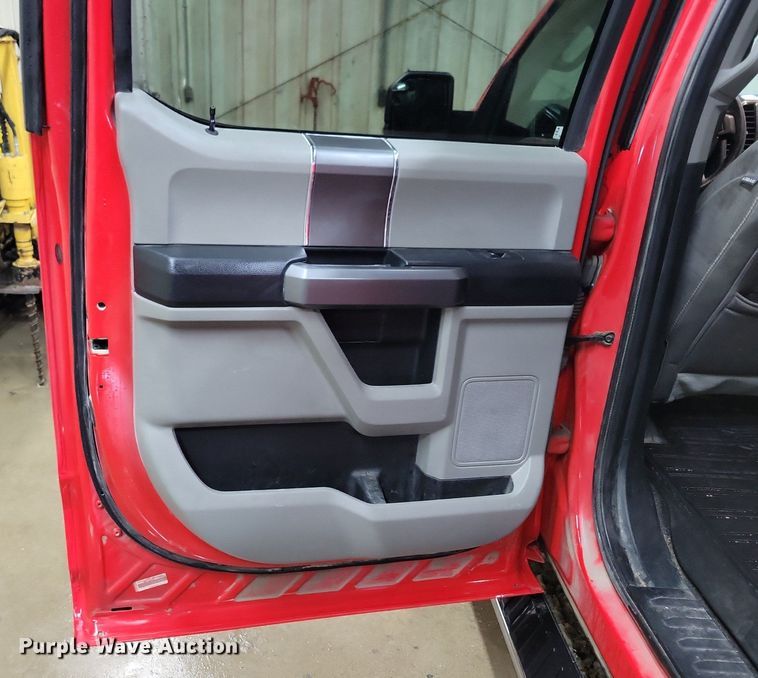 image for item LC9808 2019 Ford F150 SuperCrew pickup truck