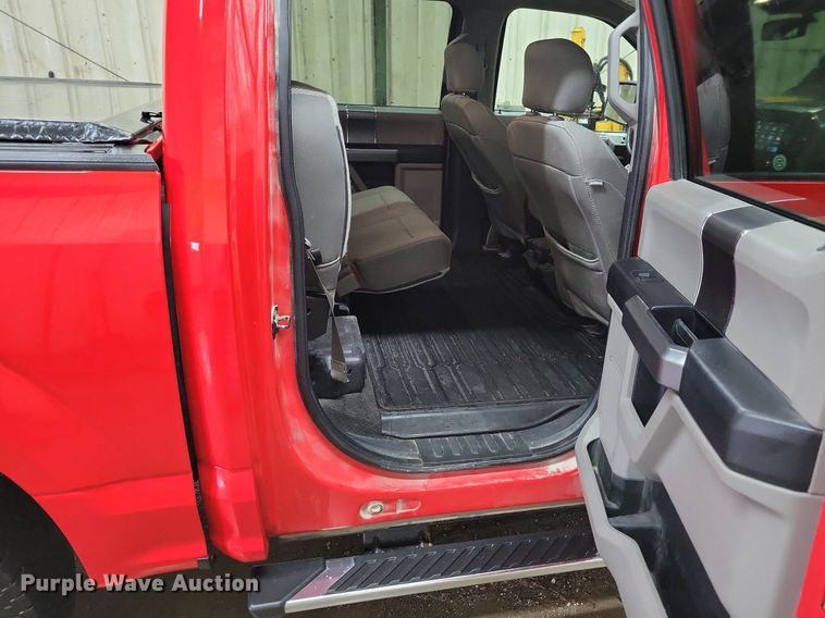 image for item LC9808 2019 Ford F150 SuperCrew pickup truck