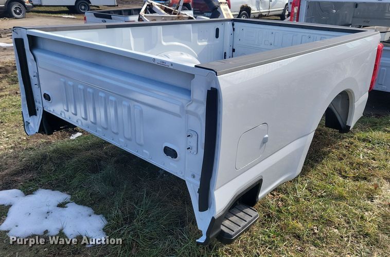image for item LC9816 2023 Ford F250 pickup truck bed