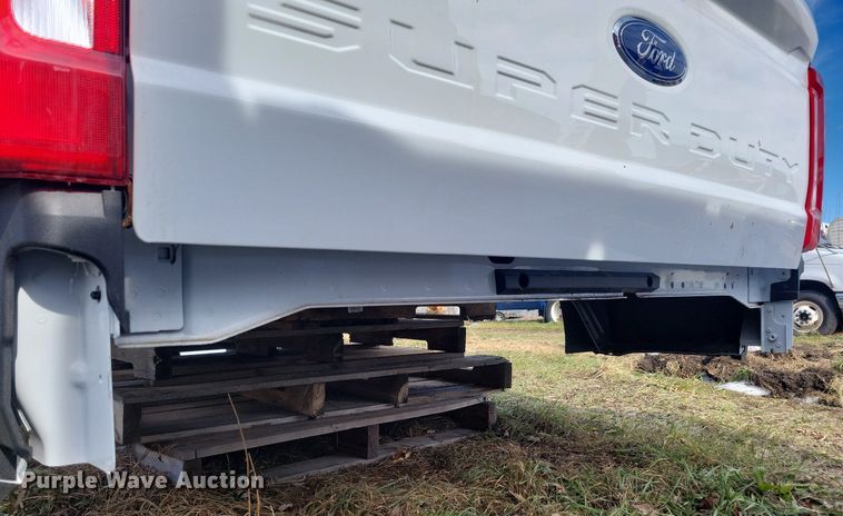 image for item LC9816 2023 Ford F250 pickup truck bed