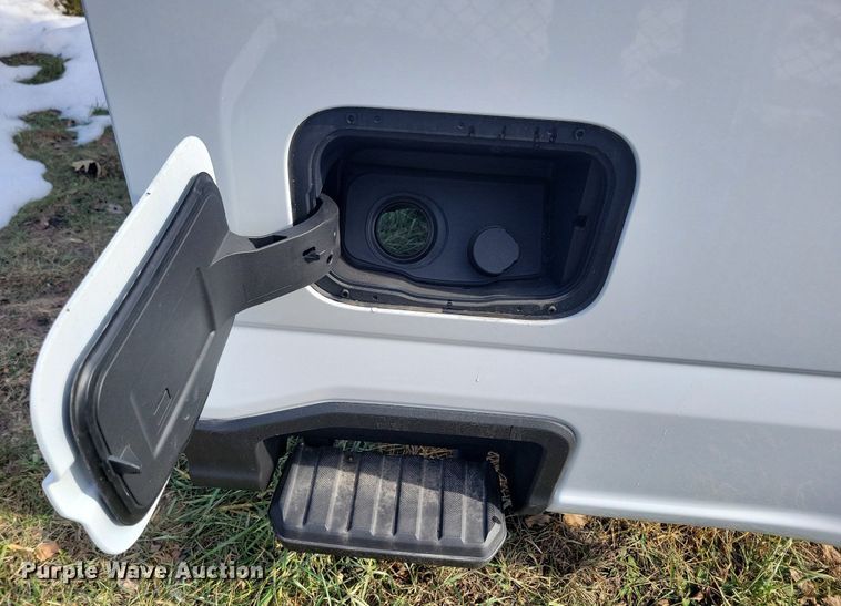 image for item LC9816 2023 Ford F250 pickup truck bed