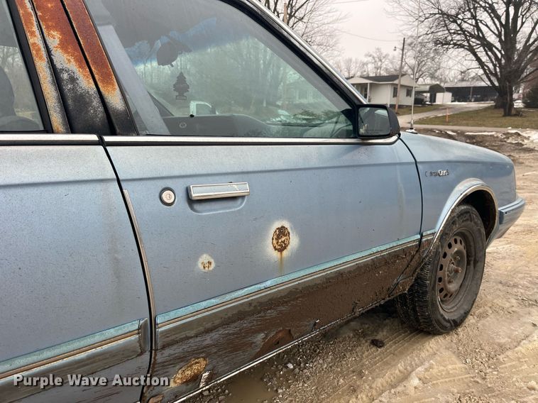 image for item LD9930 1993 Oldsmobile  Cutlass Ciera S 