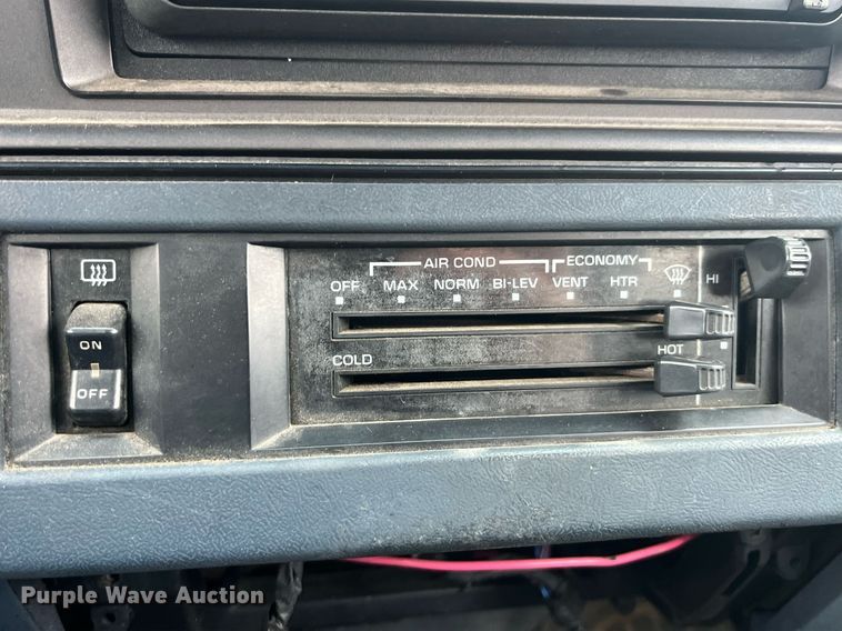 image for item LD9930 1993 Oldsmobile  Cutlass Ciera S 