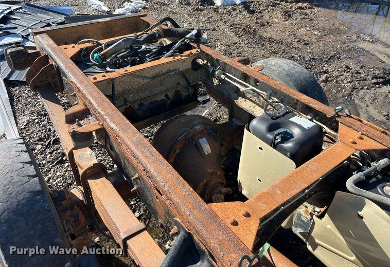 image for item LD9932 2008 GMC C5500 truck cab and chassis