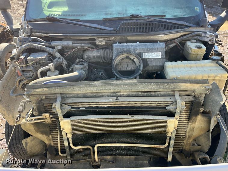 image for item LD9932 2008 GMC C5500 truck cab and chassis