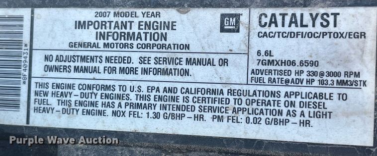 image for item LD9932 2008 GMC C5500 truck cab and chassis