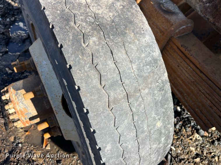 image for item LD9932 2008 GMC C5500 truck cab and chassis