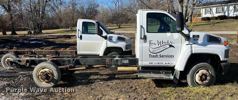 image for item LD9933 2006 Chevrolet C5500 truck cab and chassis