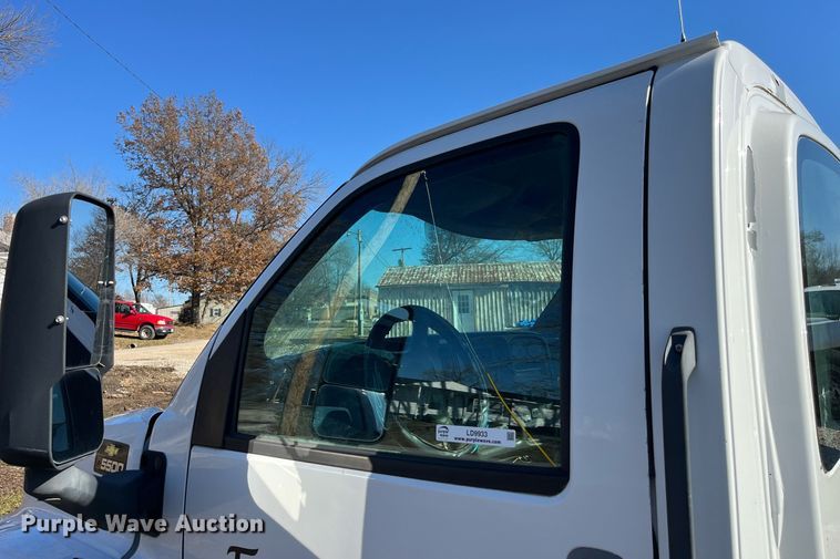 image for item LD9933 2006 Chevrolet C5500 truck cab and chassis