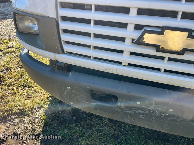 image for item LD9933 2006 Chevrolet C5500 truck cab and chassis