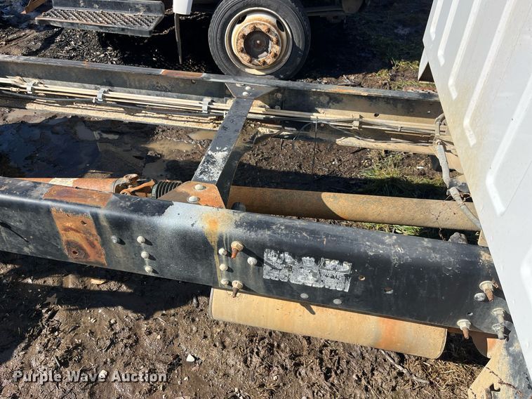image for item LD9933 2006 Chevrolet C5500 truck cab and chassis