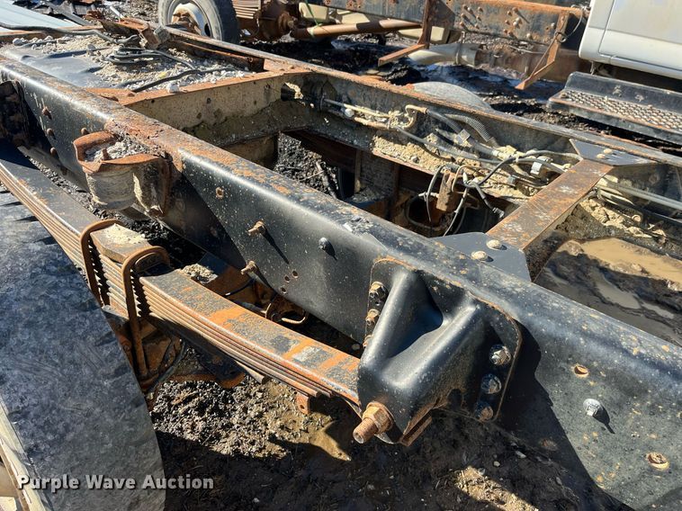 image for item LD9933 2006 Chevrolet C5500 truck cab and chassis