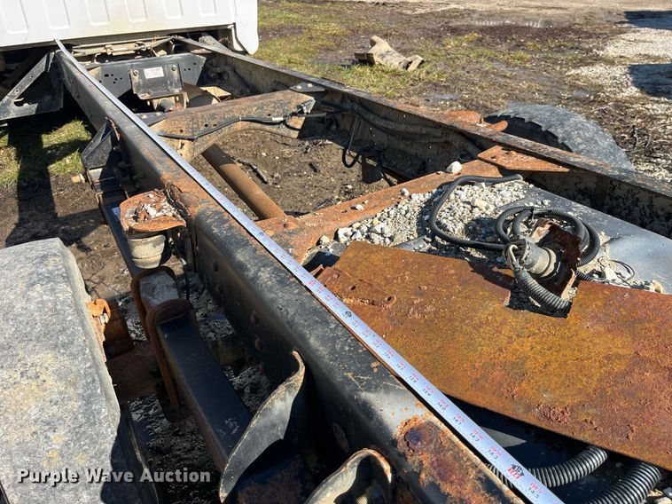 image for item LD9933 2006 Chevrolet C5500 truck cab and chassis