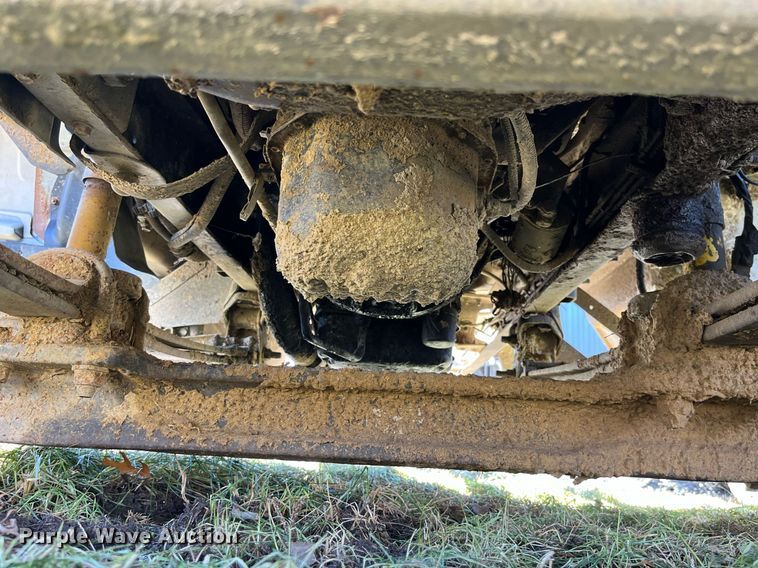 image for item LD9933 2006 Chevrolet C5500 truck cab and chassis