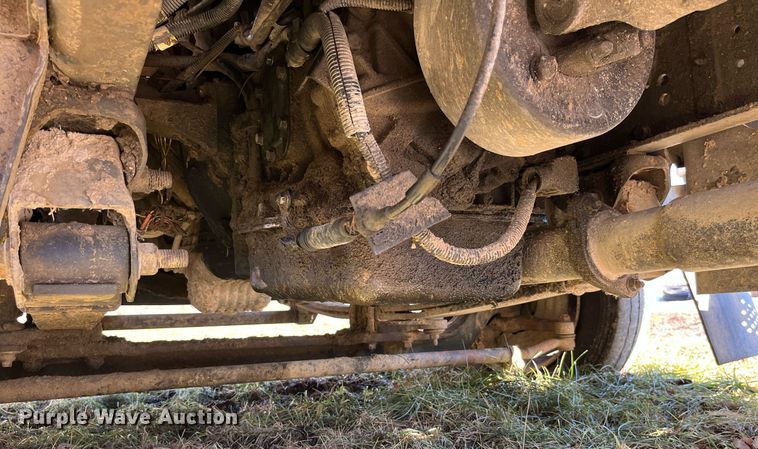 image for item LD9933 2006 Chevrolet C5500 truck cab and chassis