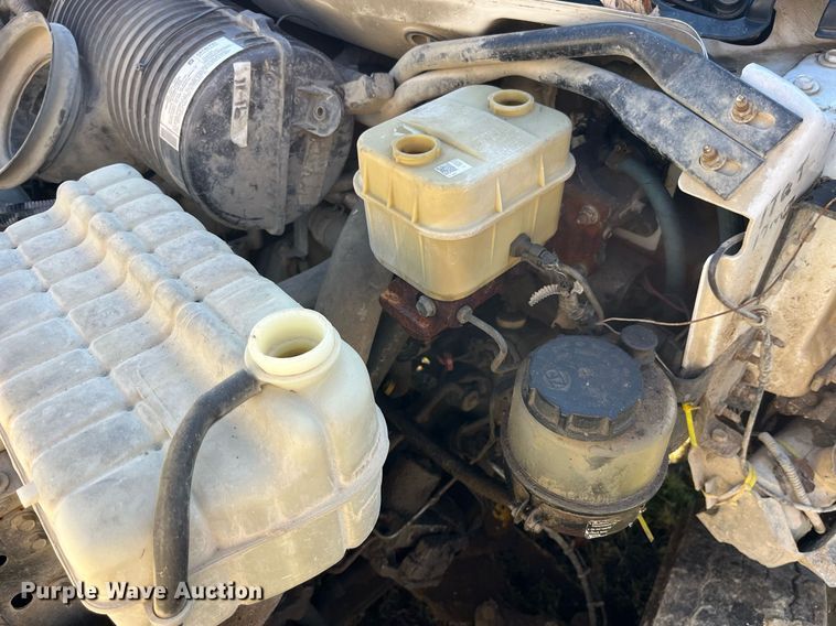 image for item LD9933 2006 Chevrolet C5500 truck cab and chassis