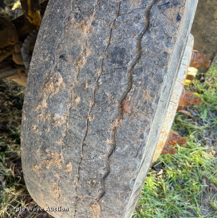 image for item LD9933 2006 Chevrolet C5500 truck cab and chassis