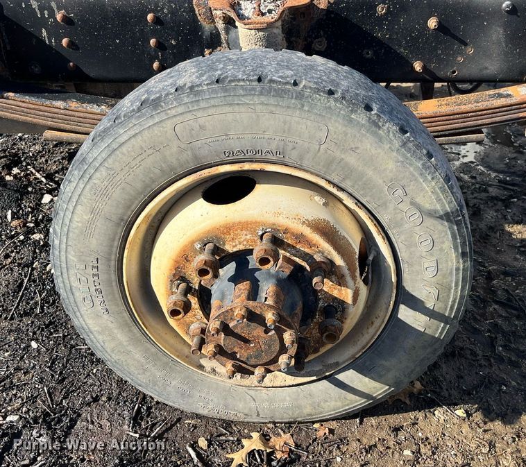 image for item LD9933 2006 Chevrolet C5500 truck cab and chassis