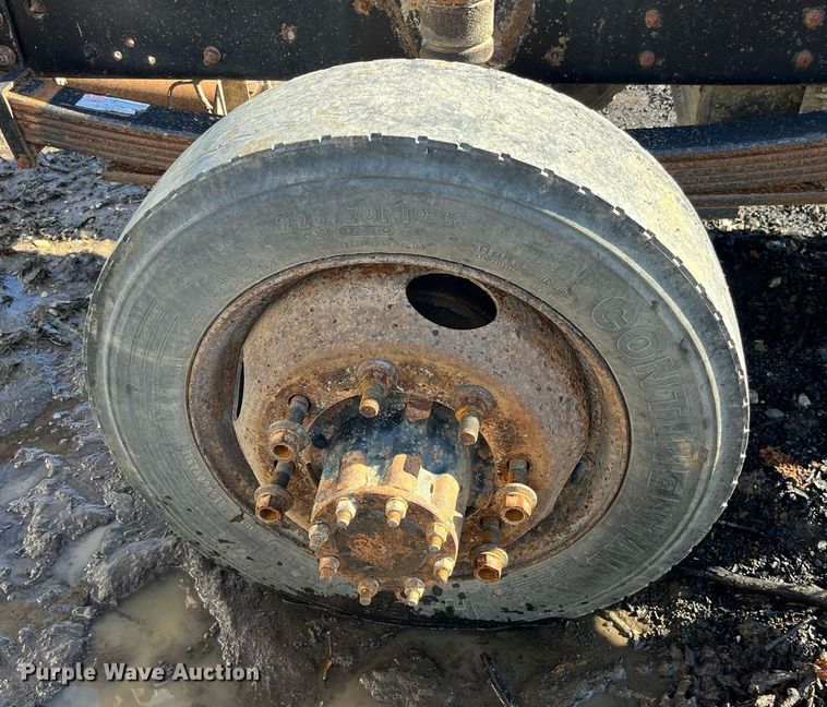 image for item LD9933 2006 Chevrolet C5500 truck cab and chassis