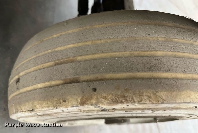 image for item LH9040 Skyjack  4830 scissor lift