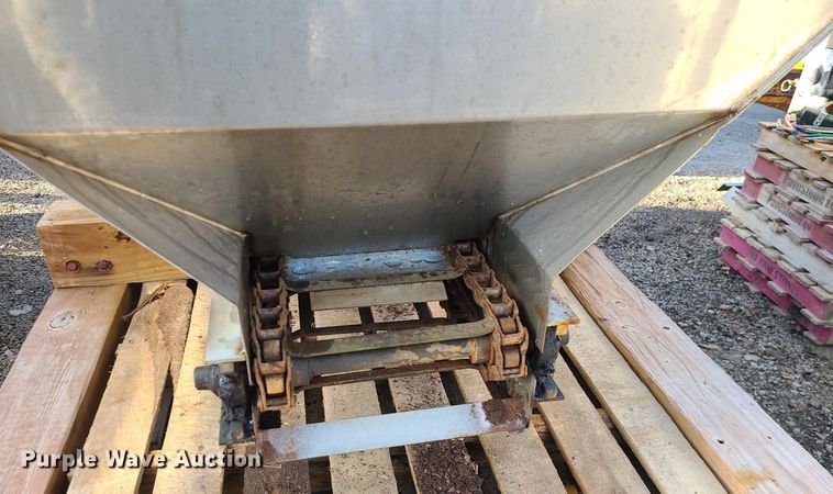 image for item LJ9505 Buyers Salt Dogg spreader