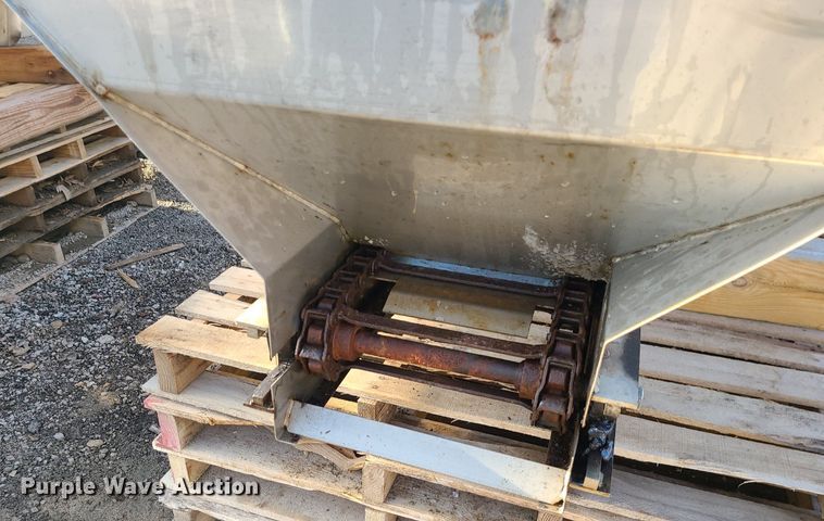 image for item LJ9506 Buyers Salt Dogg spreader