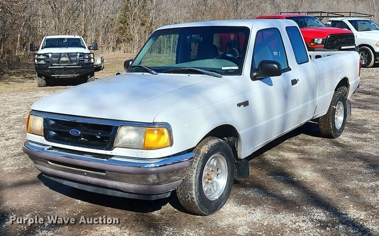 image for item LJ9527 1997 Ford Ranger SuperCab pickup truck