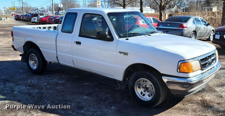 image for item LJ9527 1997 Ford Ranger SuperCab pickup truck