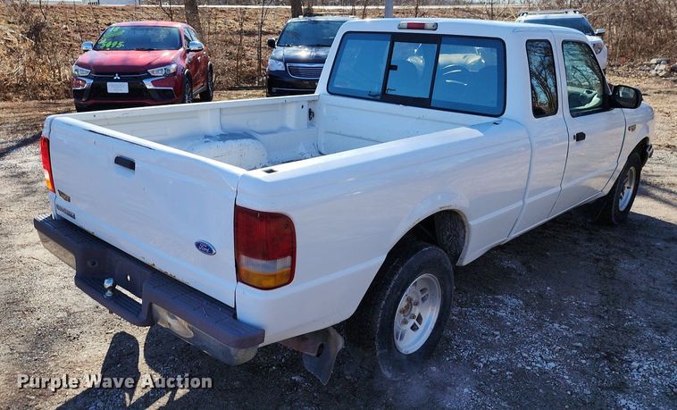 image for item LJ9527 1997 Ford Ranger SuperCab pickup truck