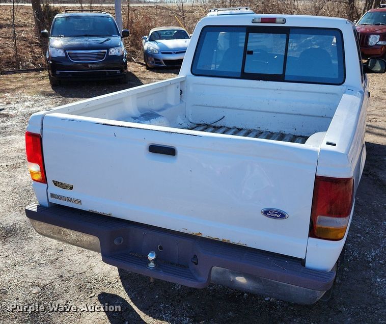image for item LJ9527 1997 Ford Ranger SuperCab pickup truck