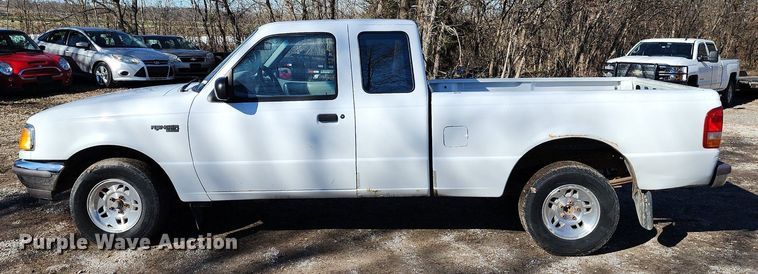 image for item LJ9527 1997 Ford Ranger SuperCab pickup truck