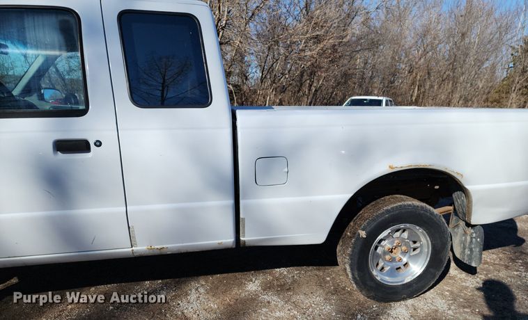 image for item LJ9527 1997 Ford Ranger SuperCab pickup truck