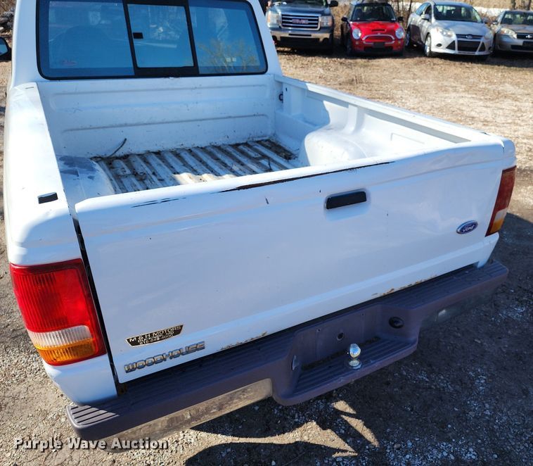 image for item LJ9527 1997 Ford Ranger SuperCab pickup truck