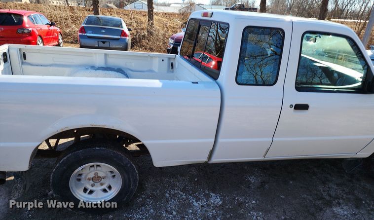 image for item LJ9527 1997 Ford Ranger SuperCab pickup truck