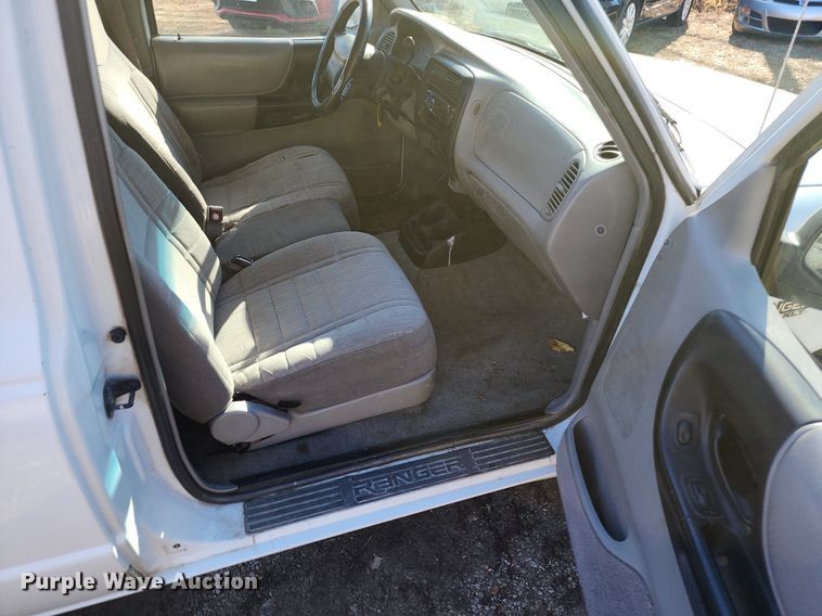 image for item LJ9527 1997 Ford Ranger SuperCab pickup truck