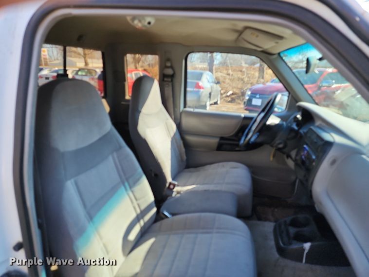 image for item LJ9527 1997 Ford Ranger SuperCab pickup truck