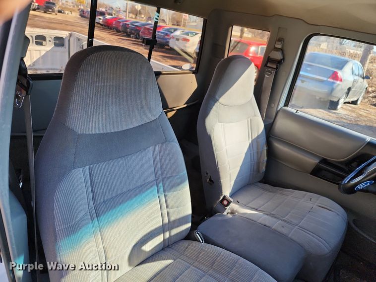 image for item LJ9527 1997 Ford Ranger SuperCab pickup truck