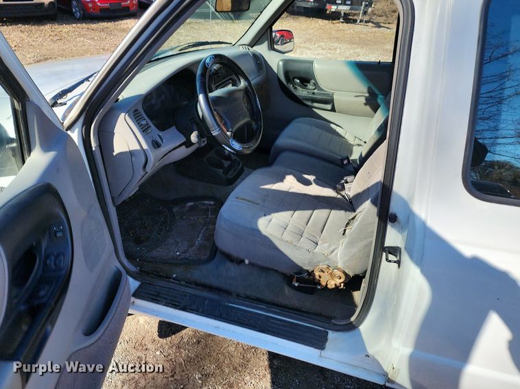 image for item LJ9527 1997 Ford Ranger SuperCab pickup truck