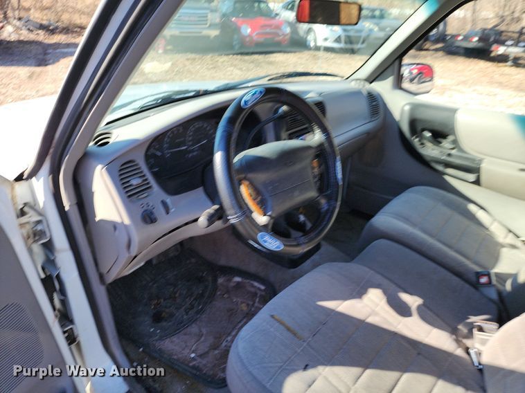 image for item LJ9527 1997 Ford Ranger SuperCab pickup truck