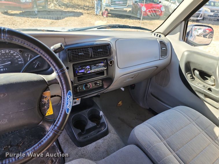 image for item LJ9527 1997 Ford Ranger SuperCab pickup truck