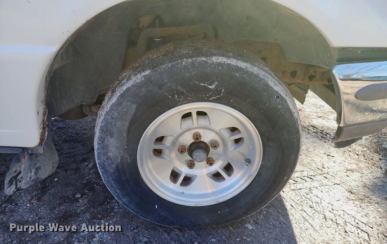 image for item LJ9527 1997 Ford Ranger SuperCab pickup truck