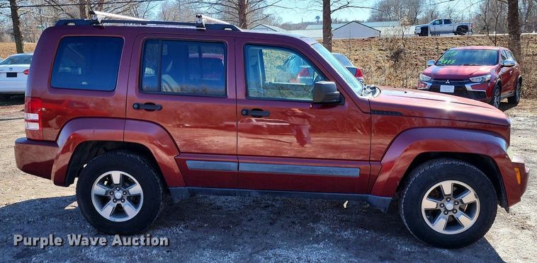 image for item LJ9528 2008 Jeep Liberty SUV