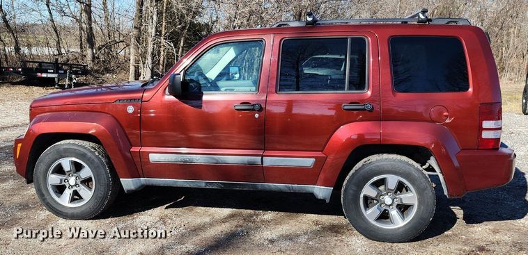 image for item LJ9528 2008 Jeep Liberty SUV