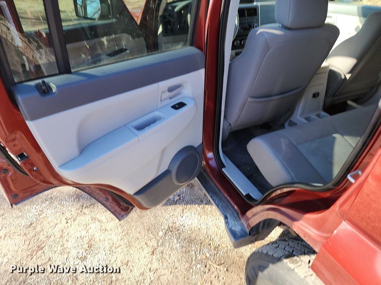 image for item LJ9528 2008 Jeep Liberty SUV