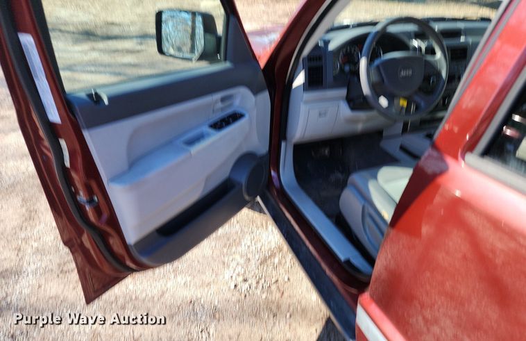 image for item LJ9528 2008 Jeep Liberty SUV