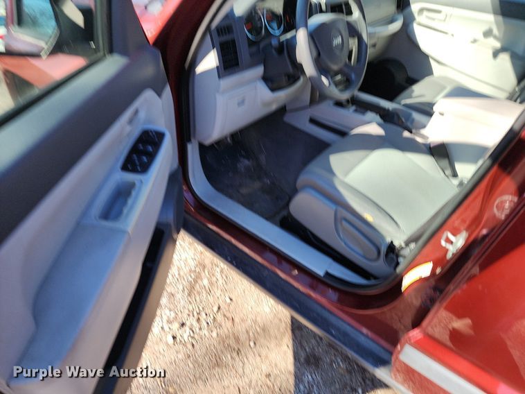 image for item LJ9528 2008 Jeep Liberty SUV
