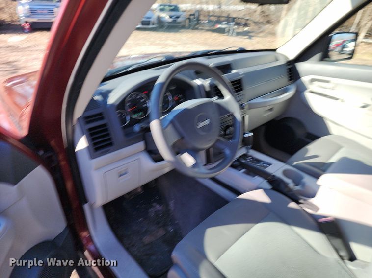 image for item LJ9528 2008 Jeep Liberty SUV