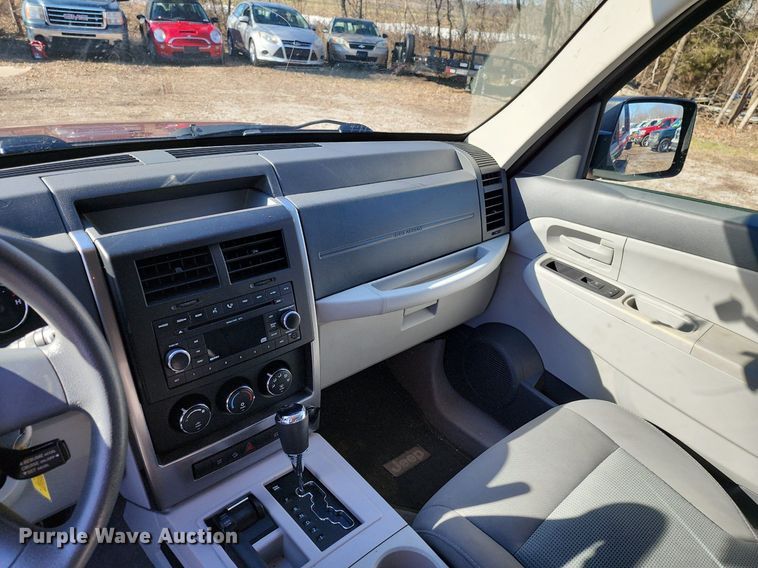 image for item LJ9528 2008 Jeep Liberty SUV